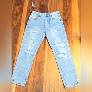 PRETTYLITTLETHING NWT petite light washripped mom jeans size 2
